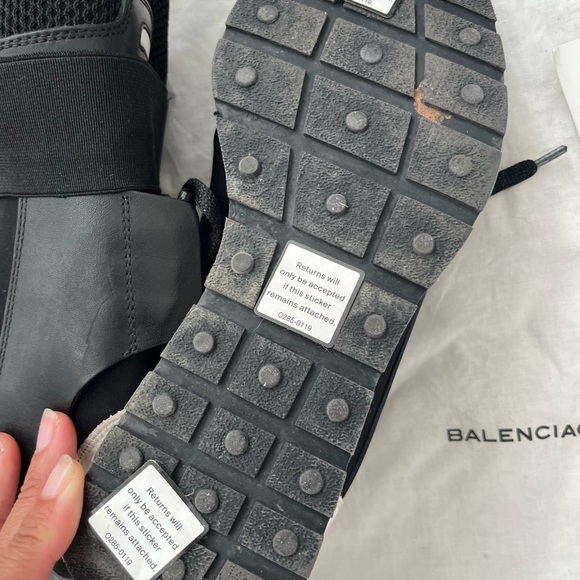 Authentic Balenciaga Road Racers complete with bag! Size 8 US 38EU - Picture 4 of 6